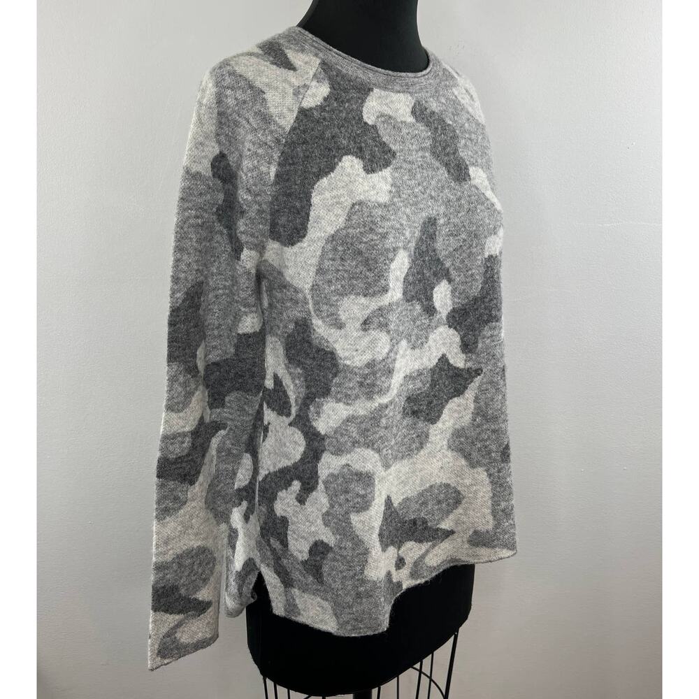 ATHLETA Grey Camo Undercover CYA Sweater Merino Wool Alpaca Pullover Travel M - Picture 2 of 7